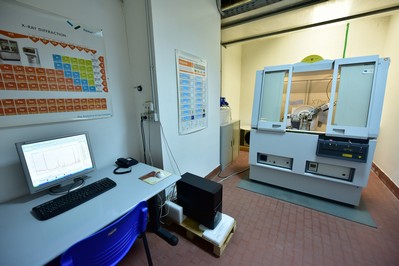 Laboratorio di Diffrattometria a Raggi X Originale