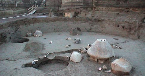 Eruzione di Avellino - interno di capanna del sito archeologico di Nola